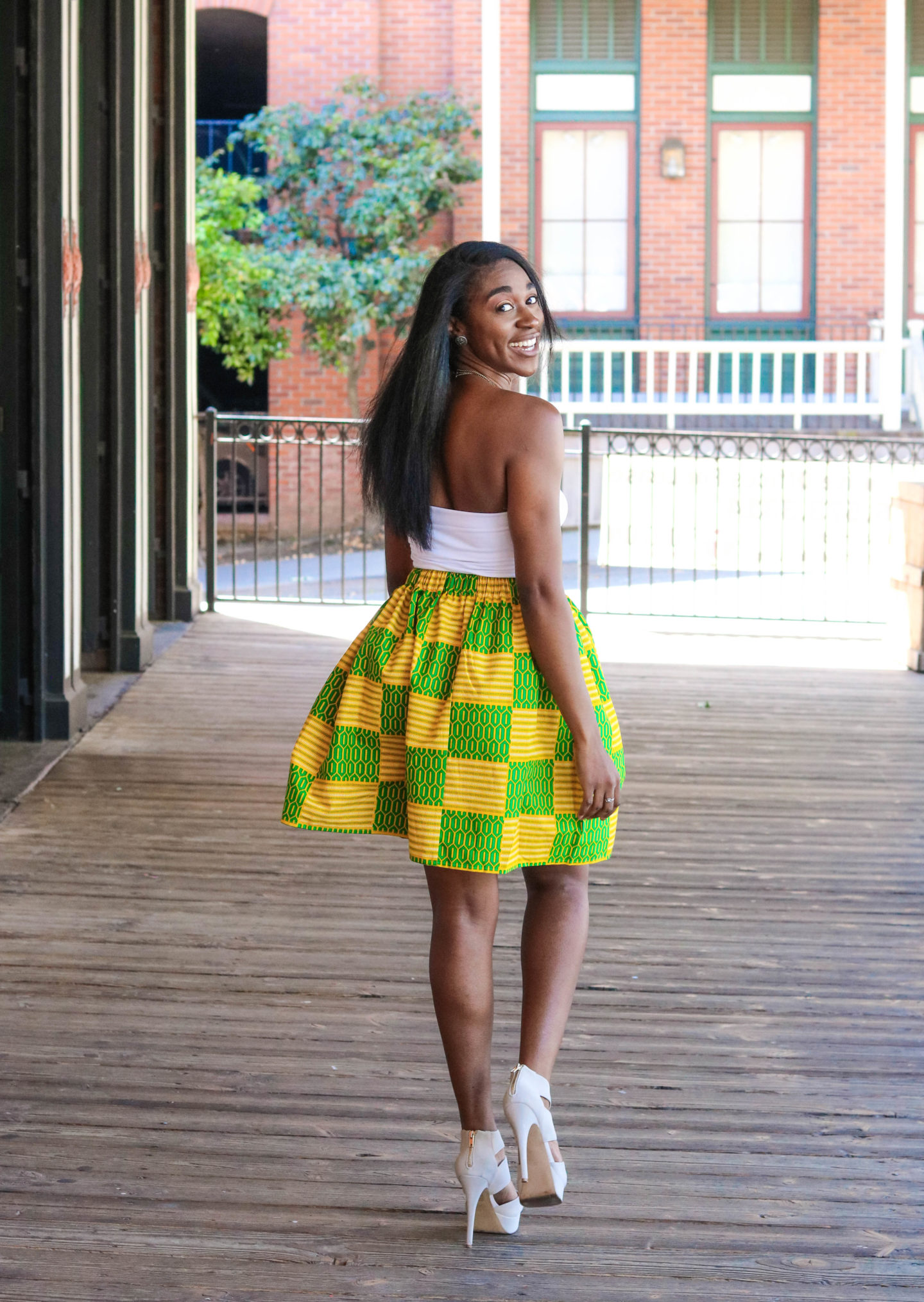 DIY Skirt Tutorial | 1 Yard | 30 Minutes - Montoya Mayo