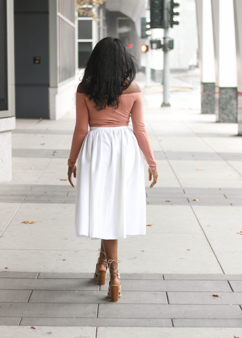 DIY White Denim Gathered Midi Skirt Tutorial , Sewing For Beginners, Sewing Tutorials, Skirt Tutorials, White Denim Skirt, DIY Fashion, Midi Skirt, Gathered skirt with pockets