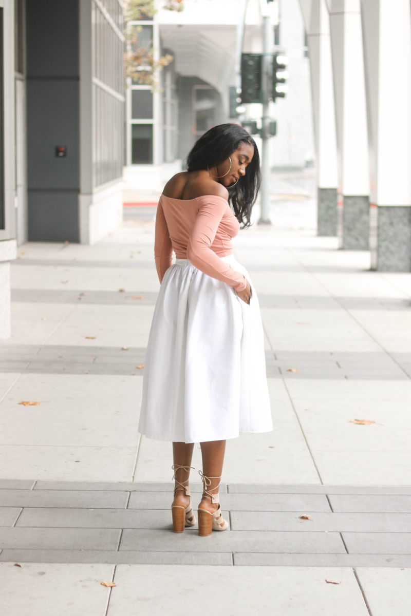 DIY White Denim Gathered Midi Skirt Tutorial , Sewing For Beginners, Sewing Tutorials, Skirt Tutorials, White Denim Skirt, DIY Fashion, Midi Skirt, Gathered skirt with pockets