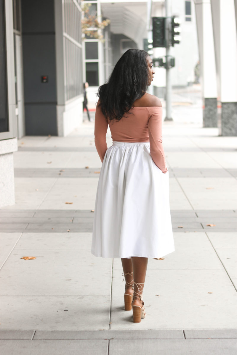 DIY White Denim Gathered Midi Skirt Tutorial , Sewing For Beginners, Sewing Tutorials, Skirt Tutorials, White Denim Skirt, DIY Fashion, Midi Skirt, Gathered skirt with pockets